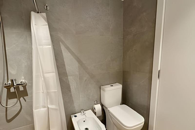 Live Suites - image 11