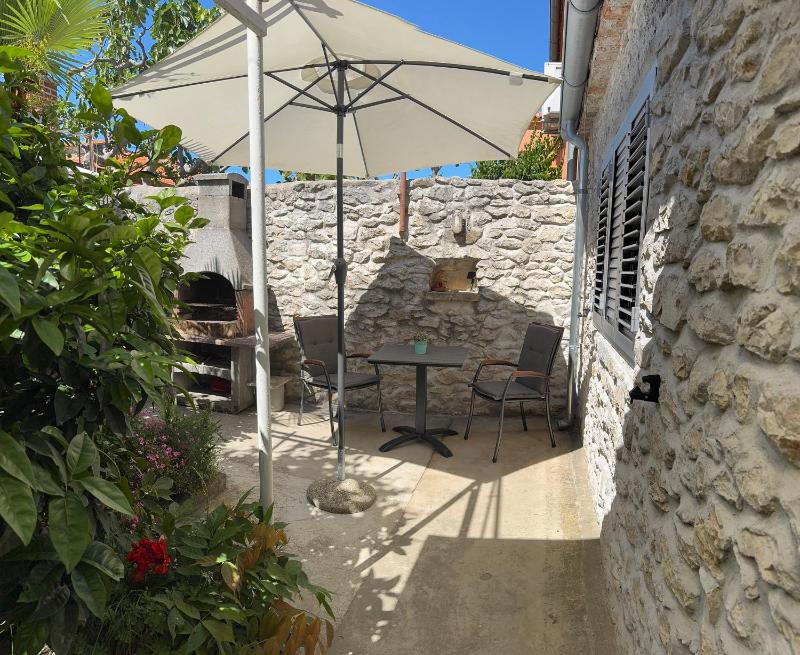 Eleonora Apartments Free Parking Garden & 5 Min to Beach - image 17