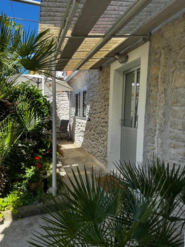 Eleonora Apartments Free Parking Garden & 5 Min to Beach - image 18