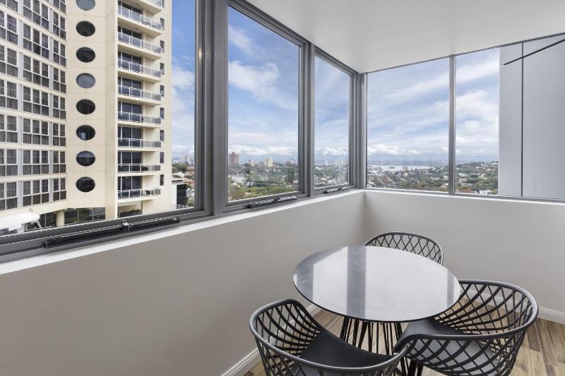 One-Bedroom Luxury Suite image 2