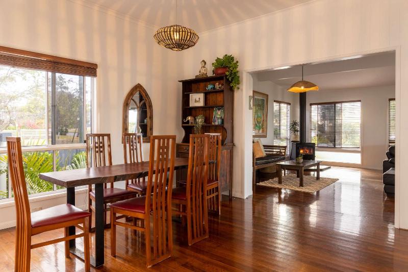Moffat Beach Retreat Dog-friendly & Ocean Views - image 17