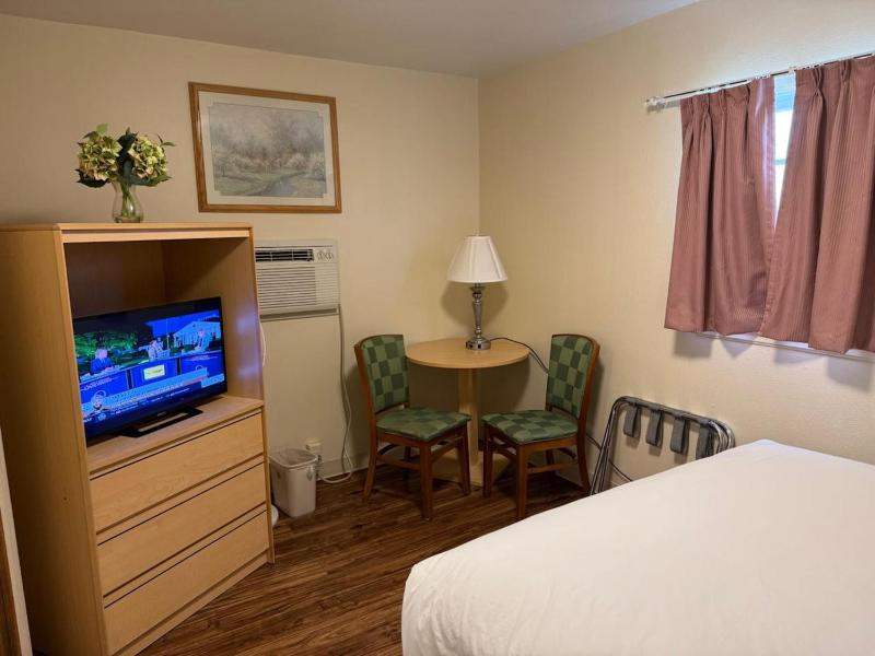Queen Suite image 2