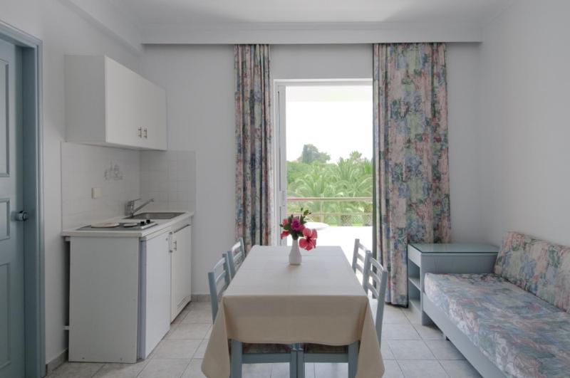 One-Bedroom Apartment image 2