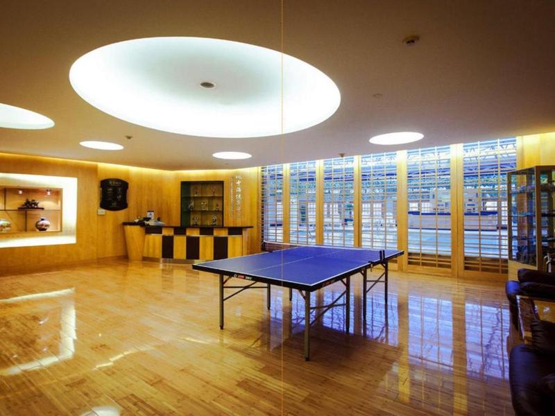 Wuhan Premier Mayflowers Hotel - image 11