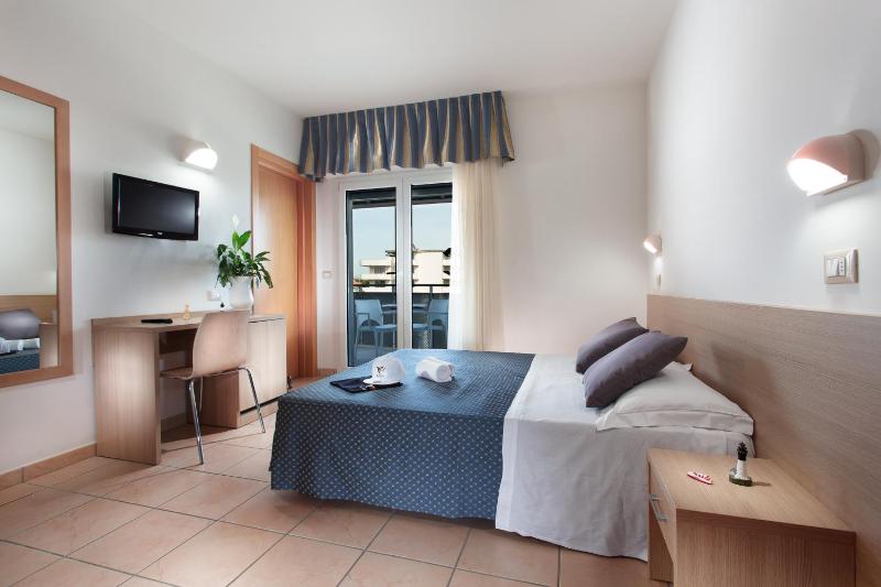 Quadruple Room image 1