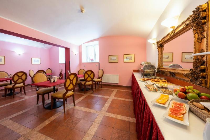 Hotel Raffaello Prague - image 8