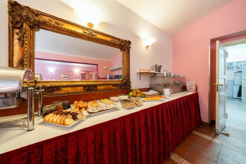 Hotel Raffaello Prague - image 9