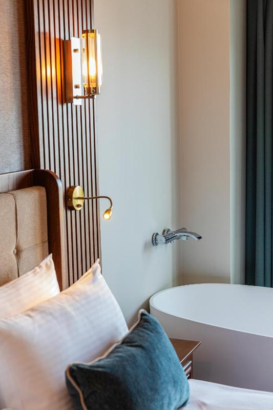 Junior Suite image 2