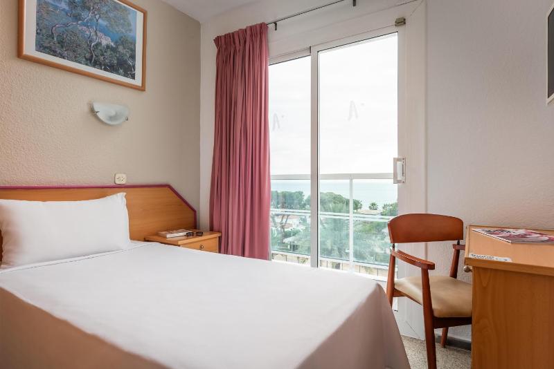 Single Room image 3