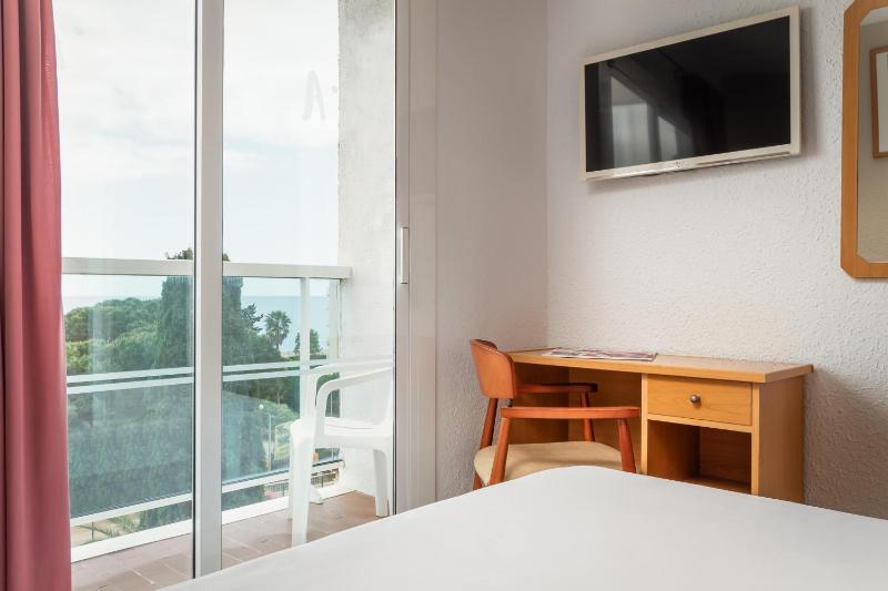 Single Room image 4