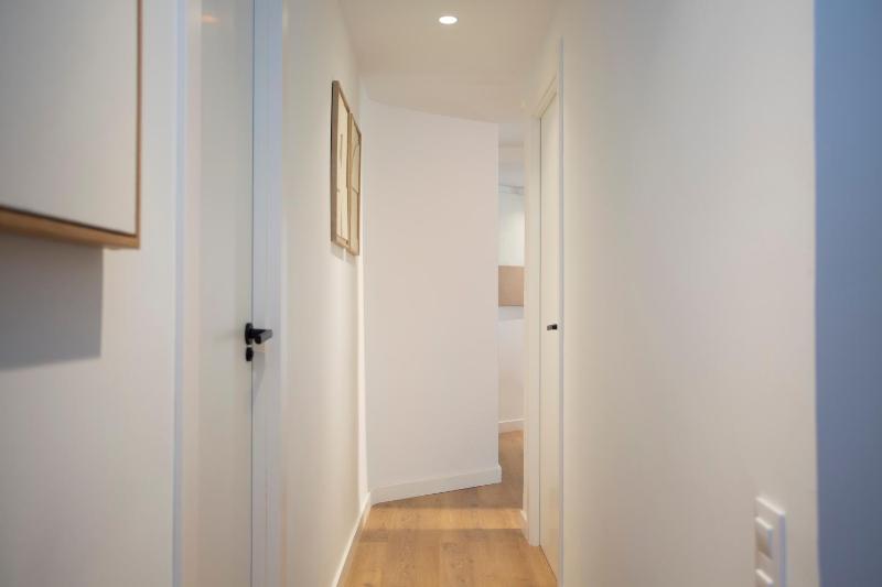Superior Three-Bedroom Apartment image 2