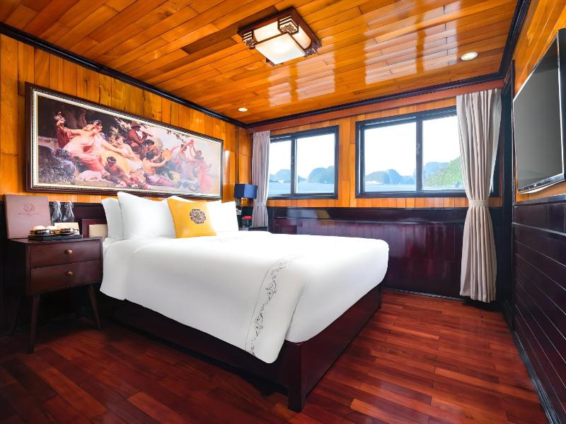Hera Classic Boutique Cruise - image 3