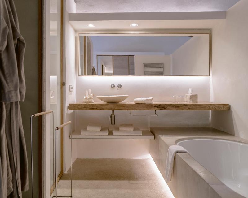 Suite with Terrace image 4
