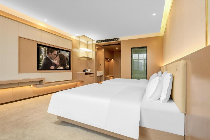 May Joys Hotel - image 6