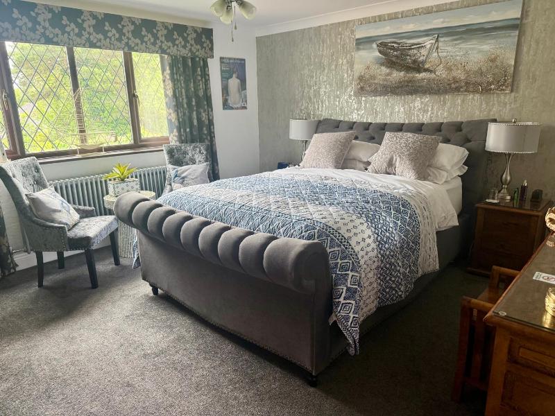 Double Room with Private Bathroom image 1