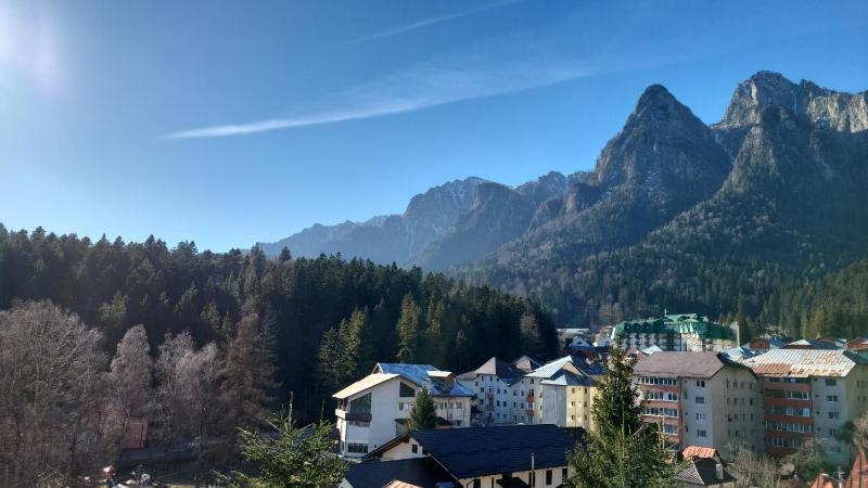 Double Room with Mountain View image 4