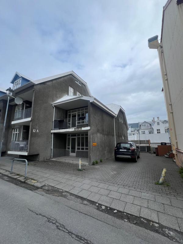 Frakkastígur Apartment by Heimaleiga - image 12