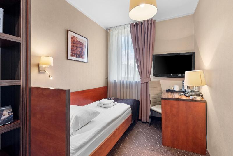 Single Room image 4
