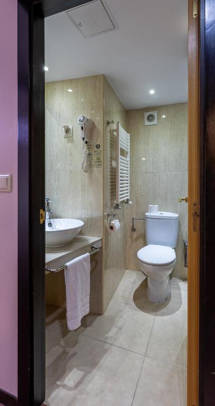 Double Room image 2