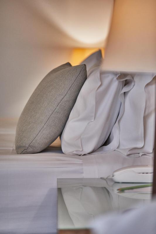 Triple Room (2 Adults + 1 Child) image 4