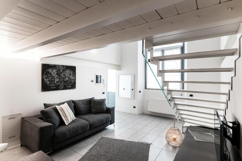 Loft Alle Mura - byMyHomeinComo - image 21