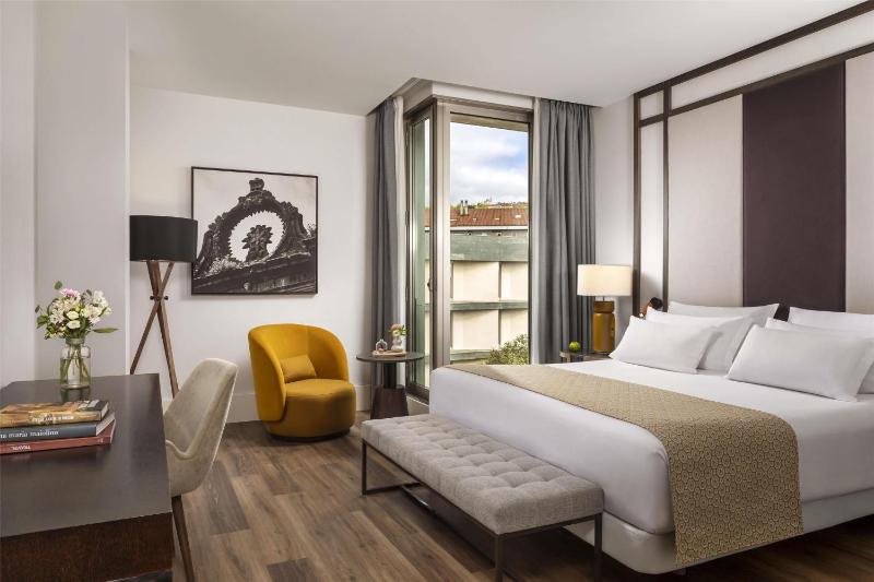 Superior Double or Twin Room image 3