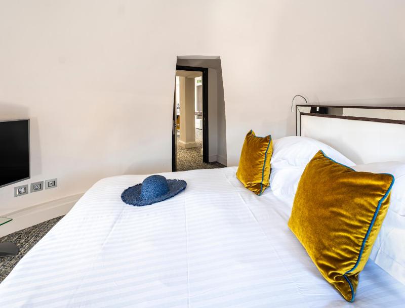 Prestige Suite image 4