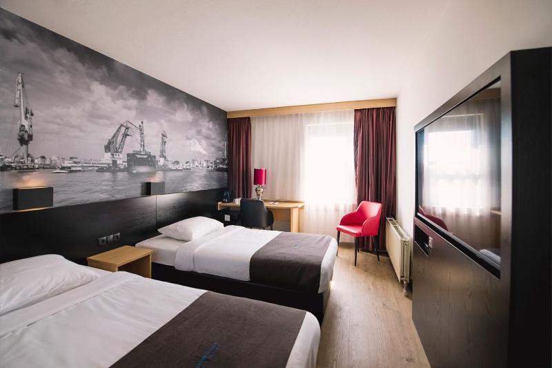 Comfort Twin Room image 1