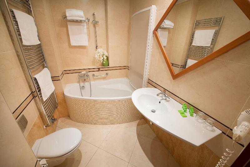 Comfort Triple Room image 2