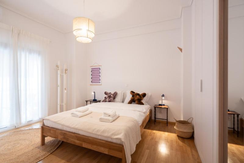 2BR 