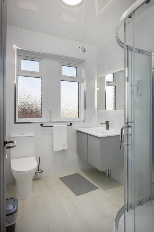 Empire Inn - image 12