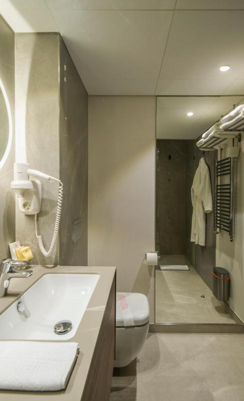 Superior Double Room image 3