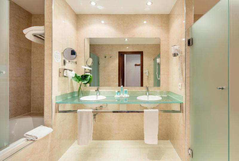 Double or Twin Room image 1