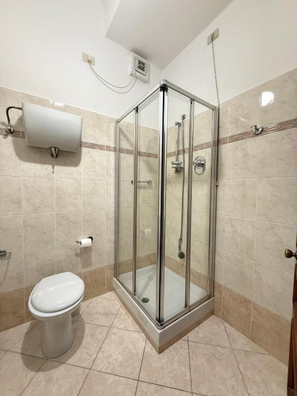 Classic Quadruple Room image 2