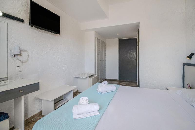 Twin Room image 1