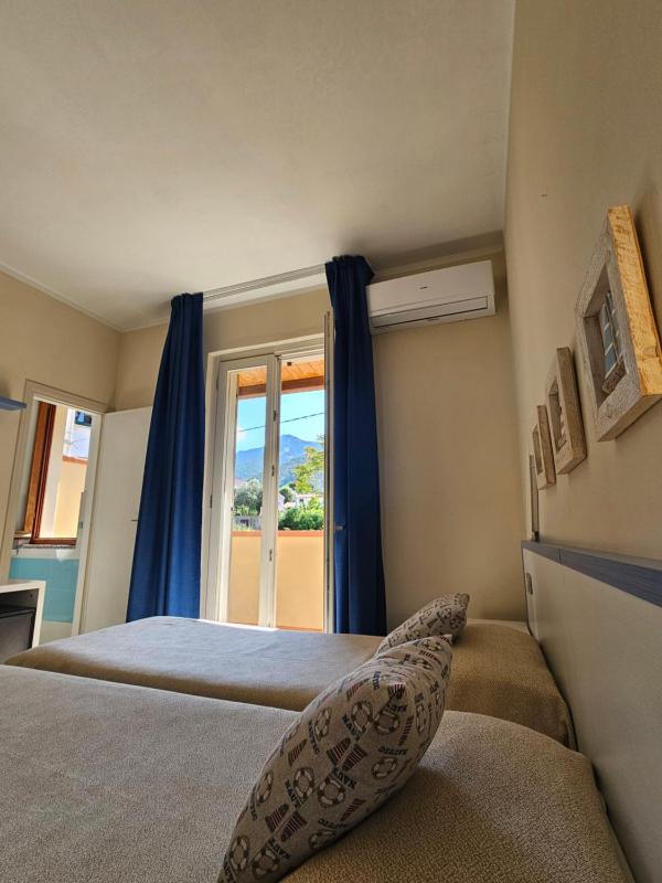 Double Room with Mountain View image 1