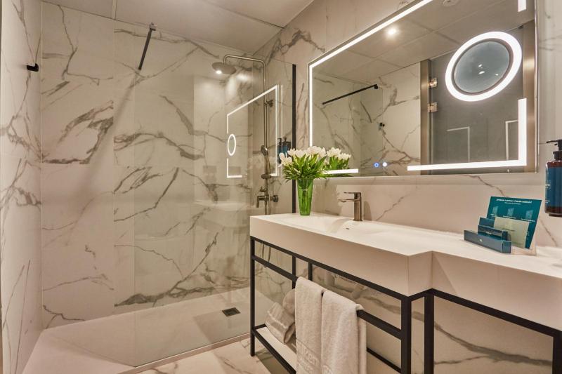Triple Room (3 Adults) image 4