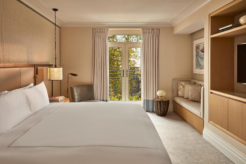 Berkeley Room image 4