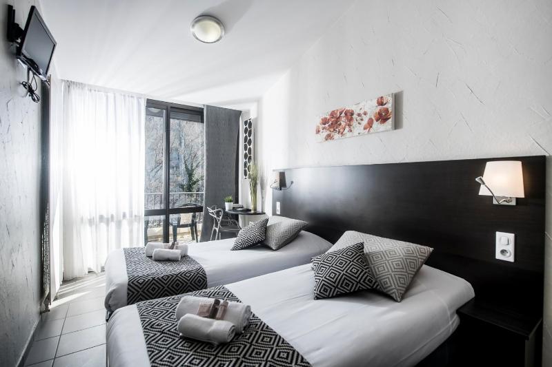 Small Double or Twin Room image 1