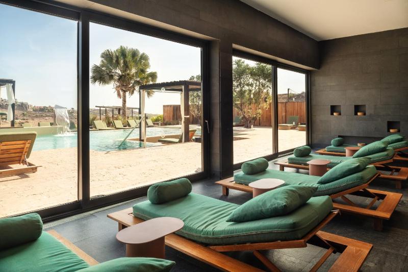 Double or Twin Room with Spa Access image 2