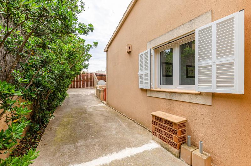 Three-Bedroom House image 2