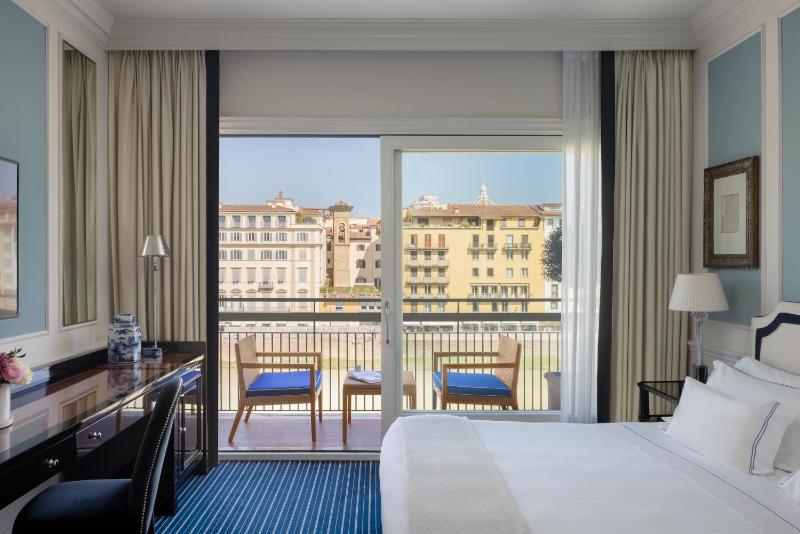 Deluxe Double or Twin Room with River View image 1