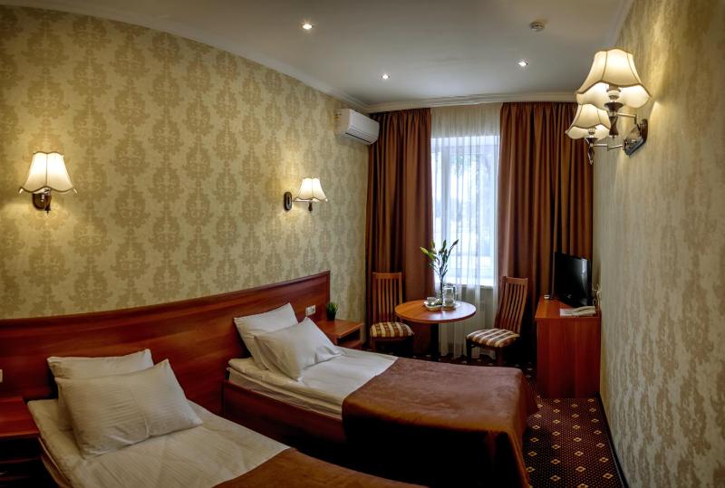 Double or Twin Room image 3