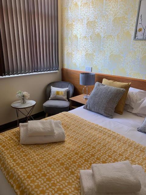 Standard Double Room image 2