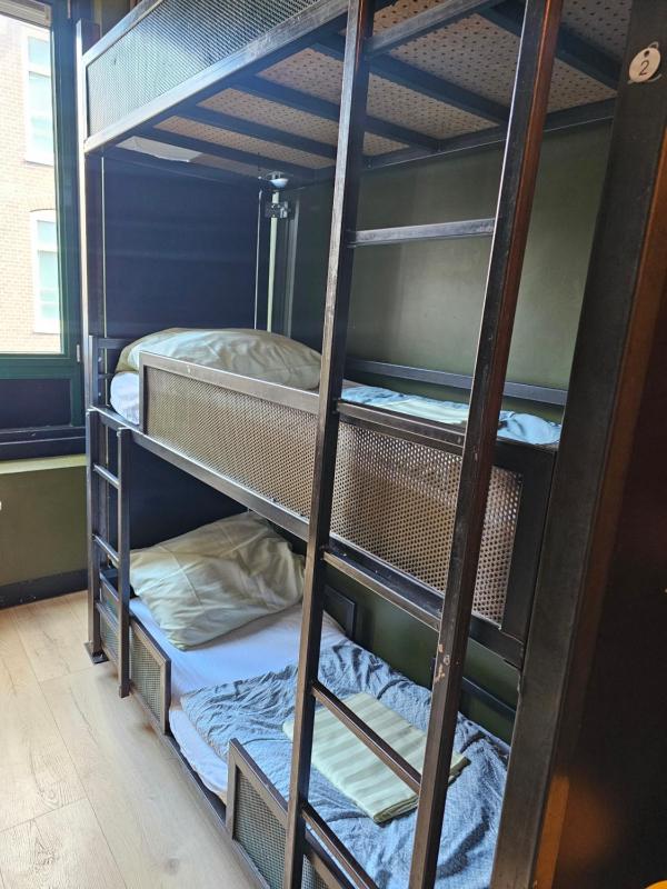 Bed in 6-Bed Mixed Dormitory Room with Shared Bathroom image 4