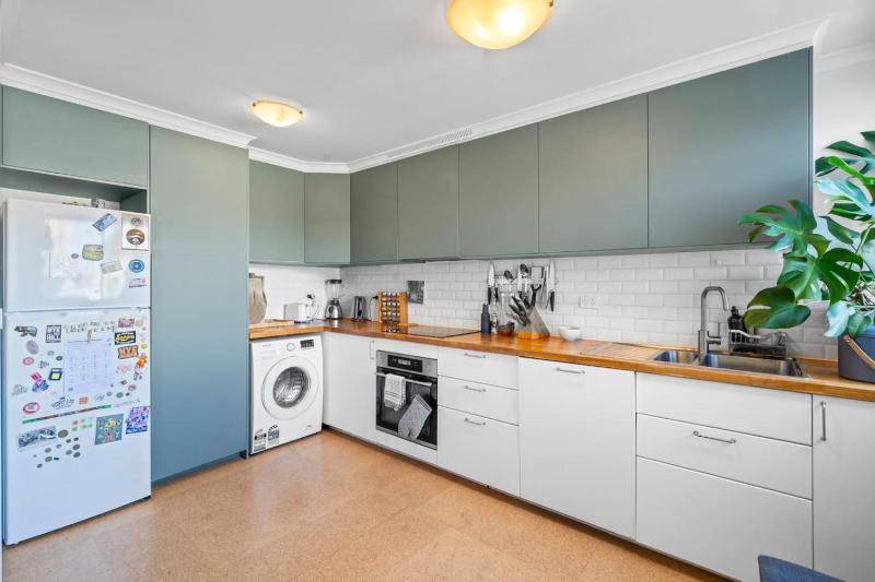 Chic and Stylish apartment - image 1
