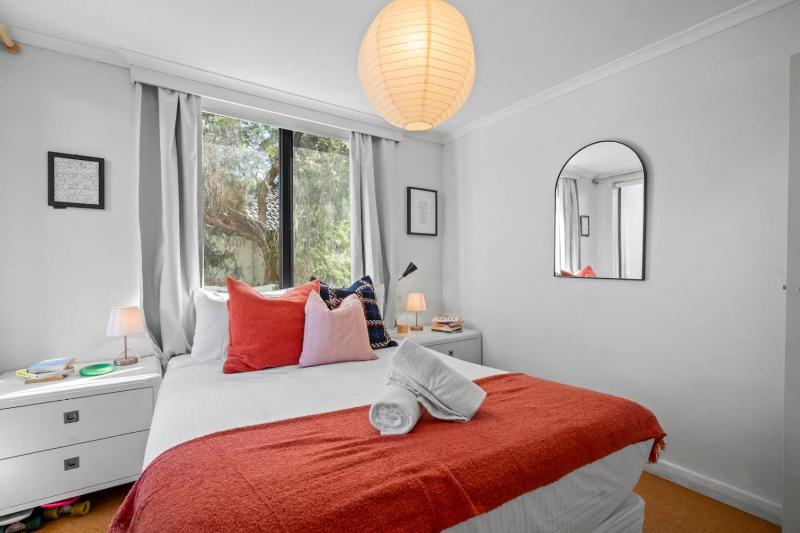 Chic and Stylish apartment - image 10
