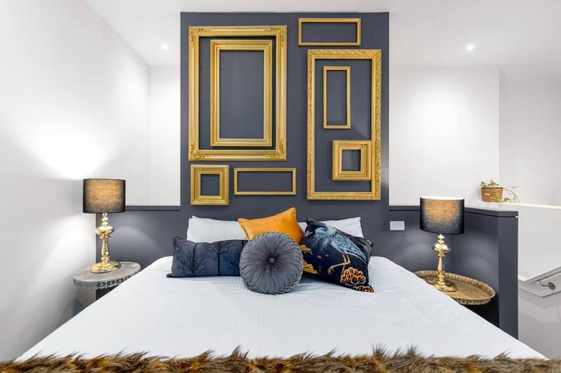 Elegance and heritage stay - CBD - image 5