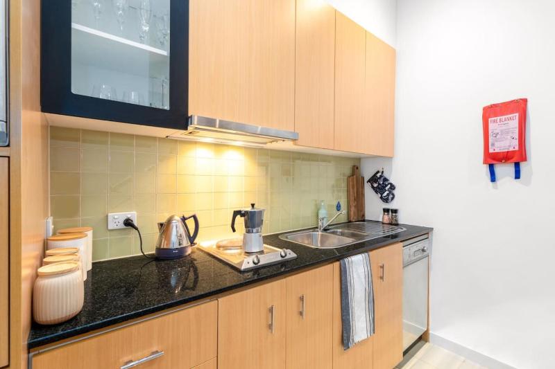 Elegance and heritage stay - CBD - image 4