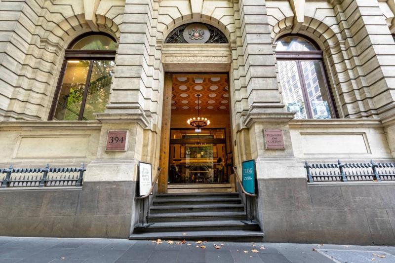 Elegance and heritage stay - CBD - image 11